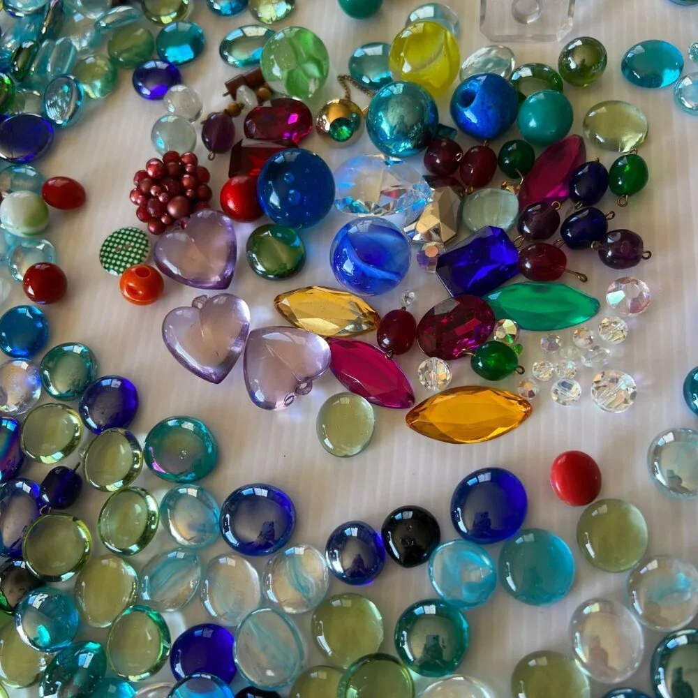Beads, Baubles, Marbles: Flat, Round, Large Round, Ceramic Beads, Buttons, Resin